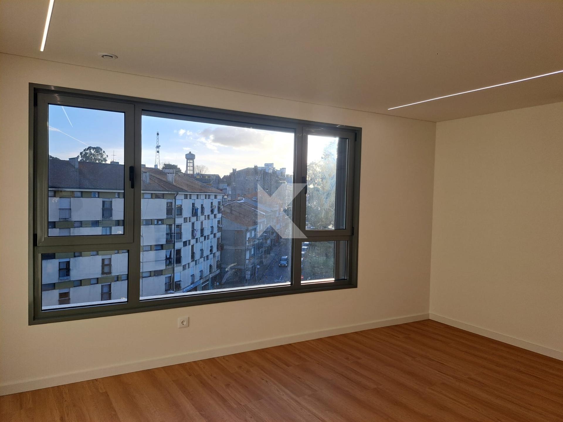 T2 no último piso - Jardim de Arca d’Água