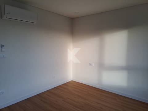 T2 no último piso - Jardim de Arca d’Água