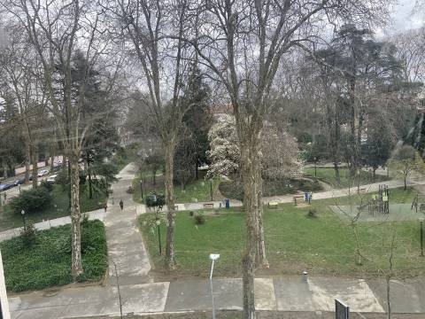 T2 no último piso - Jardim de Arca d’Água