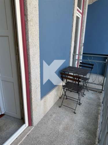 T0 Remodelado com Varanda na Baixa do Porto – Rua do Bonjardim