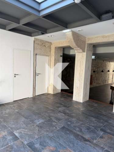 Loja nova com Jardim no Centro do Porto – Ideal para Comércio ou Restauração