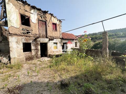 Moradia para Restaurar T3 Venda em Padronelo,Amarante