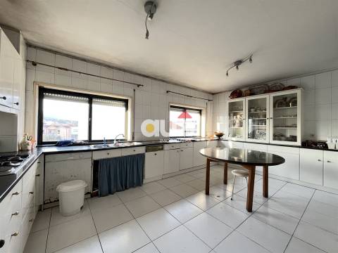 Apartamento T5 Venda em Amarante (São Gonçalo), Madalena, Cepelos e Gatão,Amarante