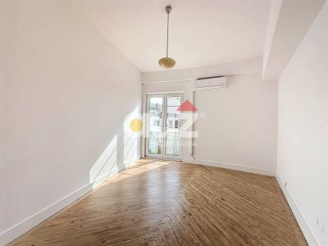 Apartamento T6 Venda em Cedofeita, Santo Ildefonso, Sé, Miragaia, São Nicolau e Vitória,Porto