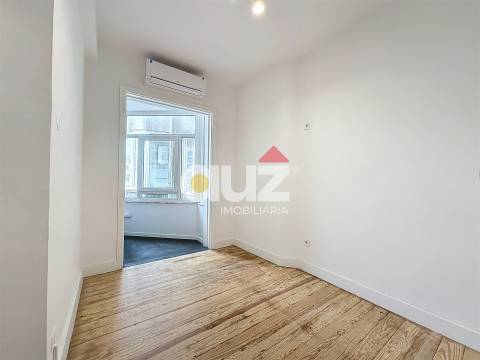 Apartamento T6 Venda em Cedofeita, Santo Ildefonso, Sé, Miragaia, São Nicolau e Vitória,Porto