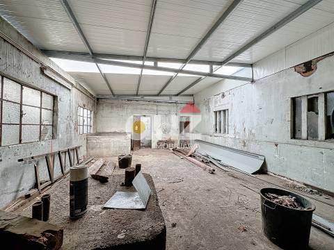 Armazém  Venda em Rio Tinto,Gondomar