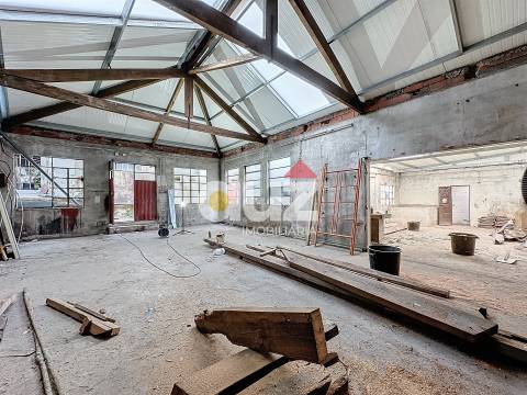 Armazém  Venda em Rio Tinto,Gondomar