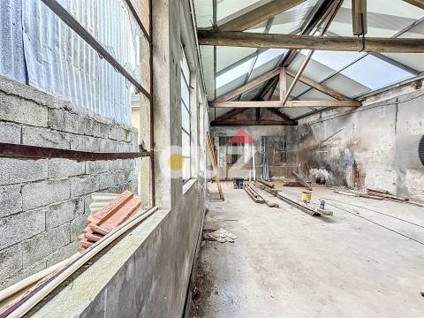 Armazém  Venda em Rio Tinto,Gondomar