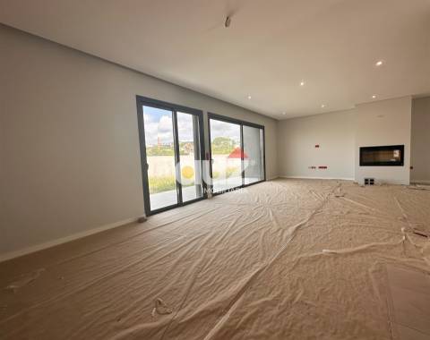 Moradia Geminada T3 Venda em Amarante (São Gonçalo), Madalena, Cepelos e Gatão,Amarante