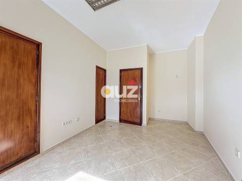 Escritório T9 Venda em Amarante (São Gonçalo), Madalena, Cepelos e Gatão,Amarante