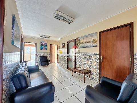 Escritório T9 Venda em Amarante (São Gonçalo), Madalena, Cepelos e Gatão,Amarante