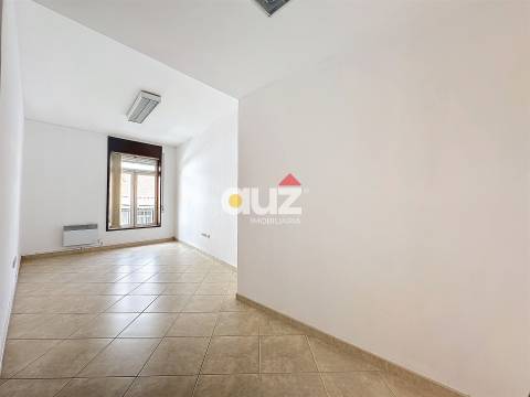 Escritório T9 Venda em Amarante (São Gonçalo), Madalena, Cepelos e Gatão,Amarante