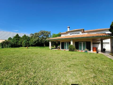 Moradia Isolada T5 Venda em Oliveirinha,Aveiro