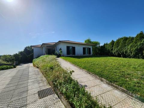 Moradia Isolada T5 Venda em Oliveirinha,Aveiro