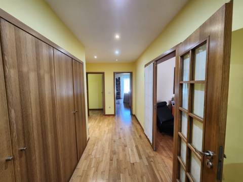 Moradia Isolada T5 Venda em Oliveirinha,Aveiro