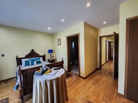 Moradia Isolada T5 Venda em Oliveirinha,Aveiro