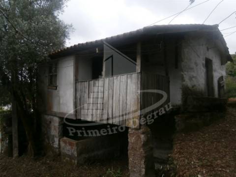 2 Casas para Restauro na Póvoa de Lanhoso