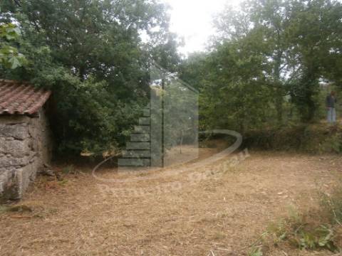 2 Casas para Restauro na Póvoa de Lanhoso