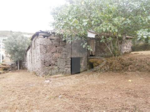 2 Casas para Restauro na Póvoa de Lanhoso