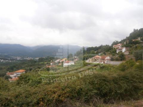 2 Casas para Restauro na Póvoa de Lanhoso