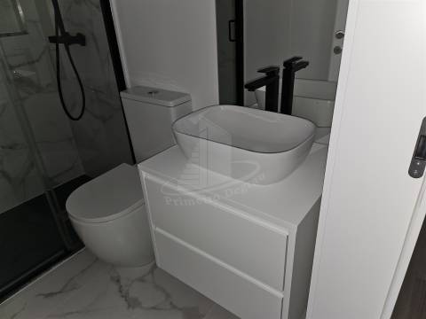 Moradia em banda em Santa Lucrécia