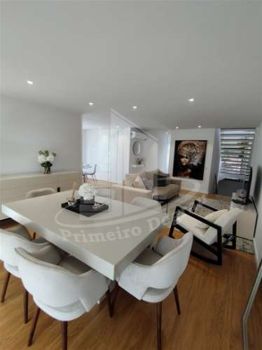 Moradia de gaveto em Palmeira, Braga