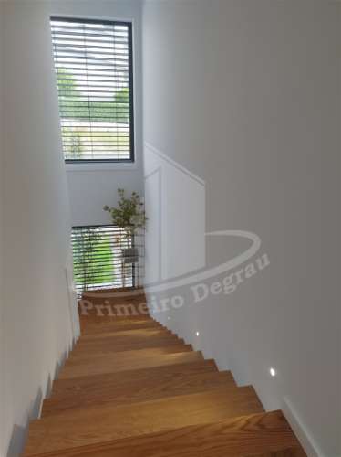 Moradia de gaveto em Palmeira, Braga