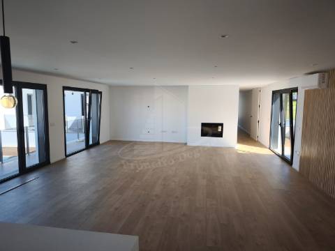 T3 + 1 (3 suítes) para entrada imediata