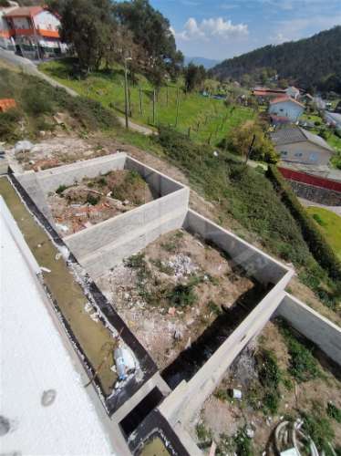 Gaveto em fase avançada de construção