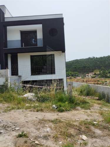 Gaveto em fase avançada de construção