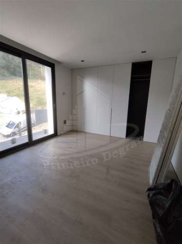 Gaveto em fase avançada de construção