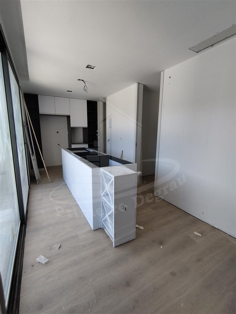 Gaveto em fase avançada de construção