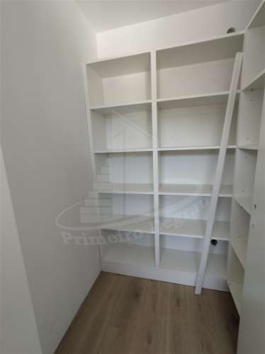 Gaveto em fase avançada de construção