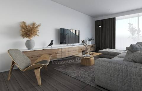 Moradia de 2 pisos em avançado estado de construção