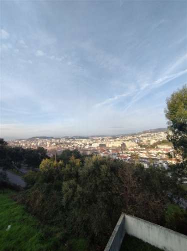 Moradia de Gaveto, lote com 600 m2