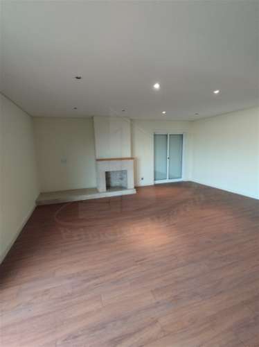 Moradia de Gaveto, lote com 600 m2