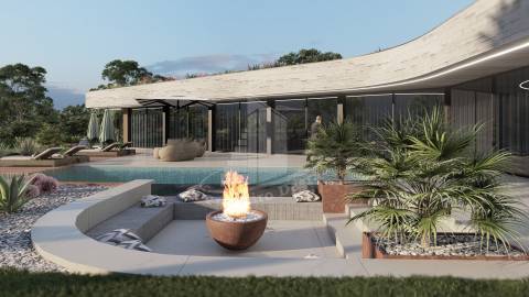 Moradia térrea implantada em 1870m2 de terreno