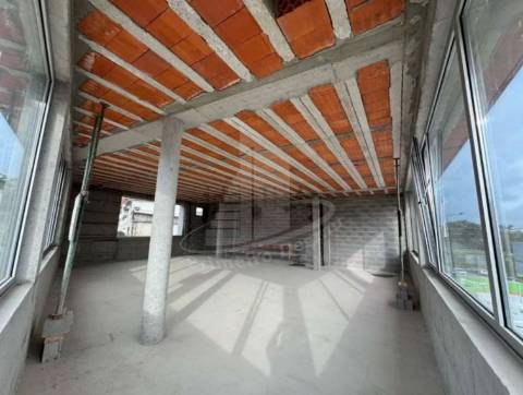 Pavilhão versátil para armazém, serviços, indústria, comércio e restauração!