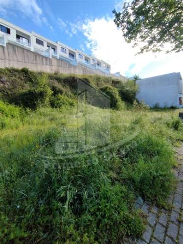 Terreno para construção de moradia em banda