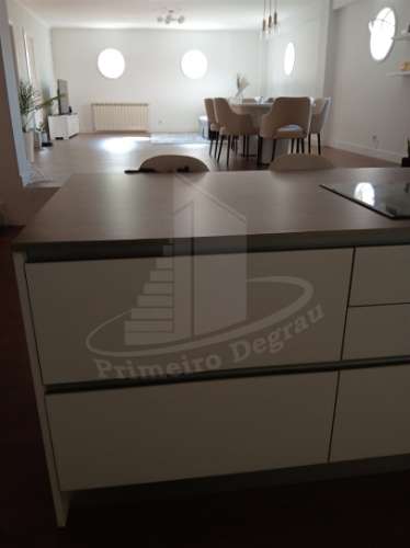 Apartamento T3 Duplex com Terraço em Ferreiros, Braga