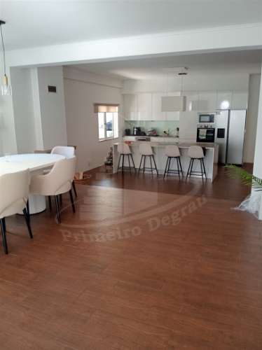 Apartamento T3 Duplex com Terraço em Ferreiros, Braga