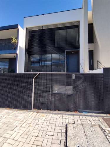 Exclusiva moradia em Lamaçães