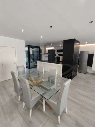 Exclusiva moradia em Lamaçães