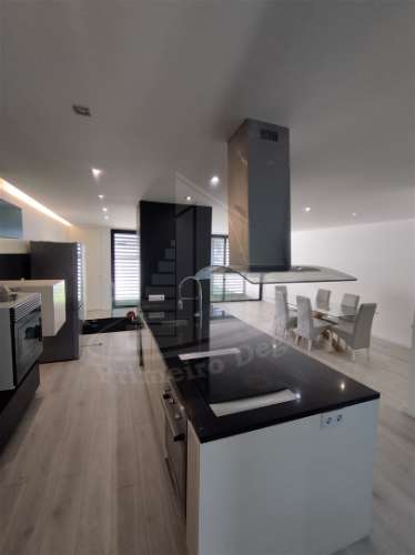 Exclusiva moradia em Lamaçães