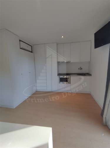 &#127969; Unidade Hoteleira no Coração do Pico, Vila Verde