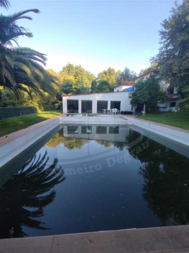 &#127969; Unidade Hoteleira no Coração do Pico, Vila Verde