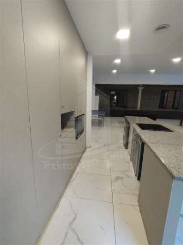 &#127969; Unidade Hoteleira no Coração do Pico, Vila Verde