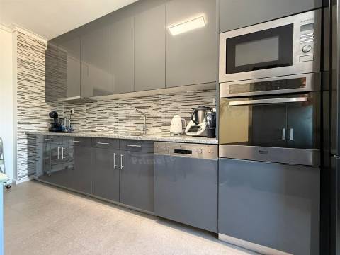 Apartamento T3 Totalmente Remodelado em Ferreiros, Braga