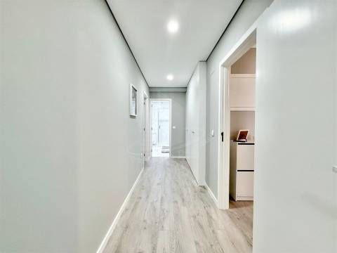 Apartamento T3 Totalmente Remodelado em Ferreiros, Braga