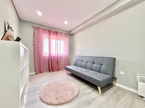 Apartamento T3 Totalmente Remodelado em Ferreiros, Braga